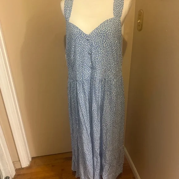Summer Dress...Blue and White Patterned Dress Medium. Pockets... - Picture 2 of 8